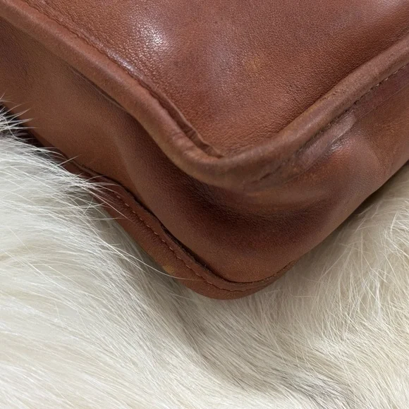 COACH Vintage 90s Station Bag British Tan Glove Tanned Leather Turnlock Handbag - Picture 11 of 16